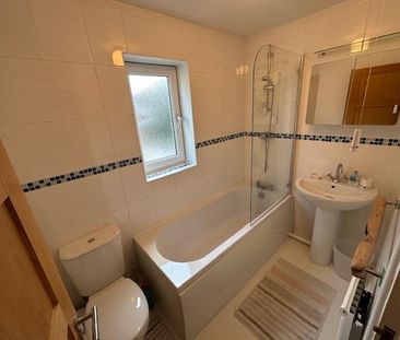 2 bedroom end of terrace house to rent - Photo 5