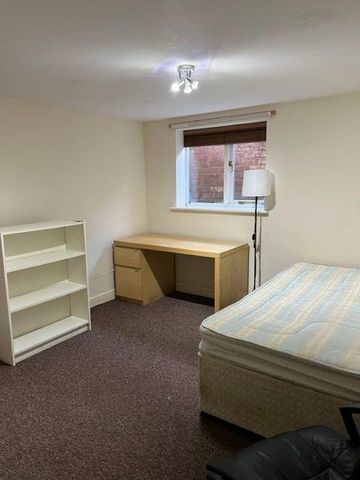 5 bedroom terraced house to rent - Photo 2