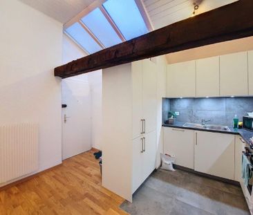 Charmant appartement entièrement rénové de 3 pièces dans les combles - Photo 5