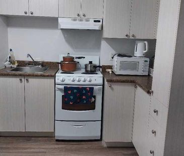 Cession de bail appart 1 chambre à coucher et 1 salle de bain - Photo 1