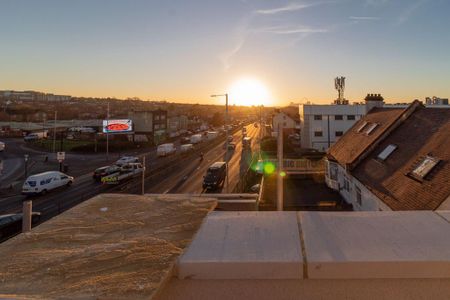 Mixed use to rent - Photo 2