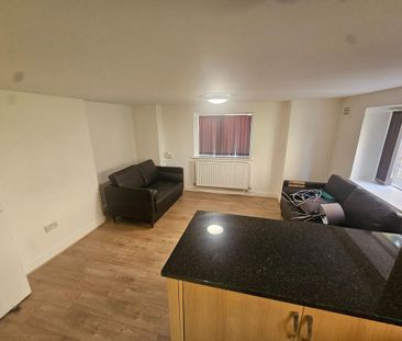 4 bedroom apartment to rent - Photo 5