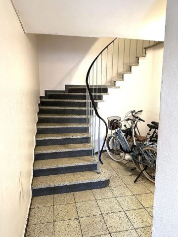 Düsseldorf-Düsseltal! Frisch renovierte 3-Zimmer-Balkonwohnung mit PKW-Stellplatz! - Photo 4