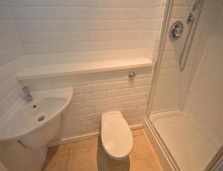 2 Bedroom Apartment To Let - Photo 5