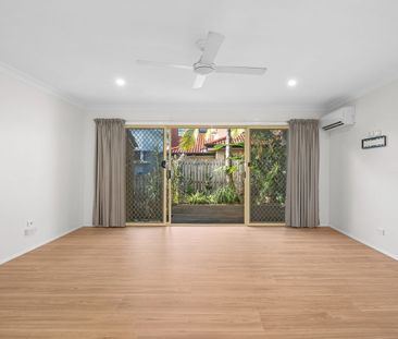 PRIVATE, RENOVATED & CONVENIENTLY LOCATED! - Photo 2