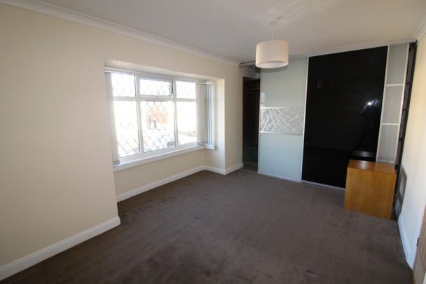 Moorland Road, Pudsey, Leeds - Photo 1