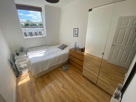 3 bedroom apartment to rent - Photo 3