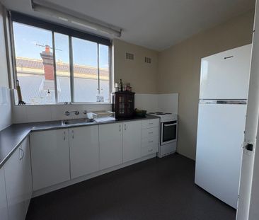 Kensington - Photo 1