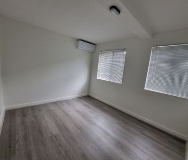 For Rent - 5 Bedrooms; Huge Home with Dual Living. - Photo 6