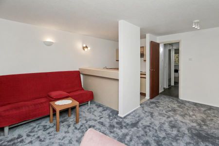 Saxon Close, Surbiton, KT6 - Photo 5