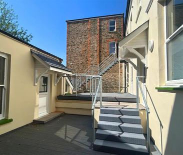 2 bedroom apartment to rent - Photo 5