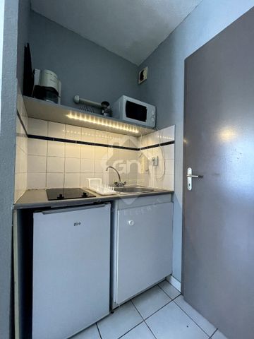 A LOUER AVIGNON ST LAZARE STUDIO MEUBLE AVEC PARKING FERME, - Photo 2