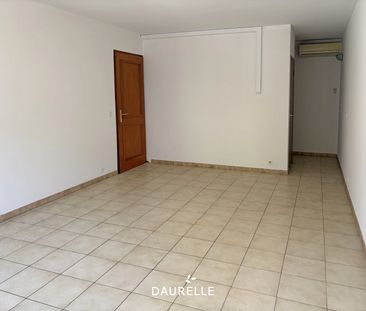 Location Appartement 2 pièces 42m² CHATEAURENARD 13160 - Photo 5