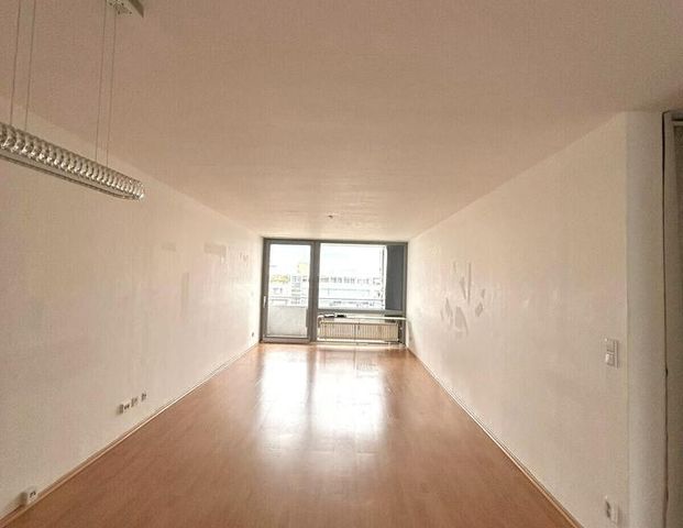 Ab 01.12.2025 bezugsfrei - Helle 2-Zimmer-Wohnung mit Balkon. - Photo 1