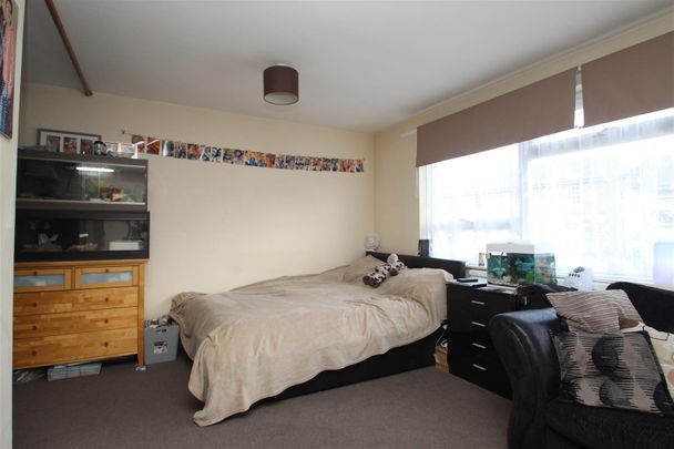 Figtree Hill, Old Town, Hemel Hempstead, HP2 5HG, Herts - Photo 1