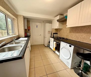 1 bedroom in a house share to rent - Photo 3