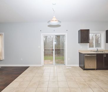 For Lease - 9204 WHITE OAK Avenue, Niagara Falls, Ontario - Photo 1