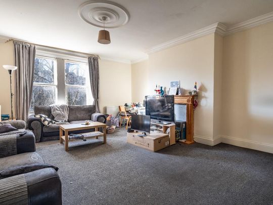 4 bedroom apartment to rent - Photo 1