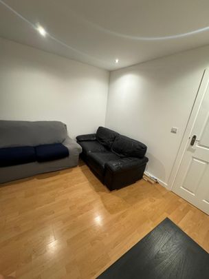 Room in a Shared Flat, Welland Street, SE10 - Photo 1