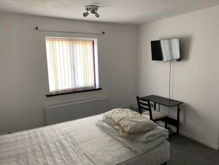 4 bedroom house share to rent - Photo 3