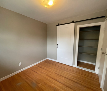 3 Bedroom Main Floor Walking Distance to U of S - Photo 1