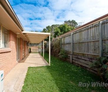 LOWSET BRICK HOME - 3 Living areas - Air Conditioned! - Photo 6