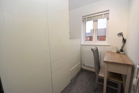 3 bedroom semi-detached house to rent - Photo 5