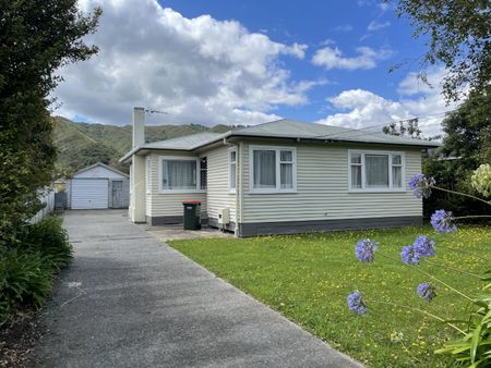 Wainuiomata Living - Photo 3
