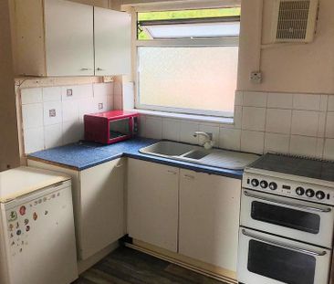 3 bedroom flat to rent - Photo 3