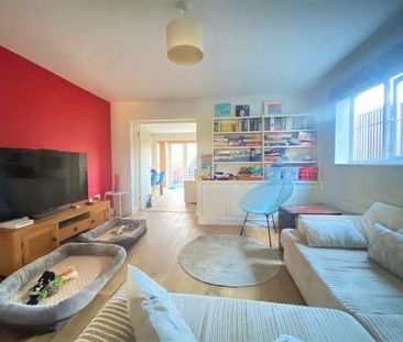 5 bedroom detached house to rent - Photo 2