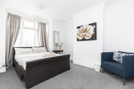 3 bed terraced house to rent in St Mary's Road, Poole, BH15 - Photo 5