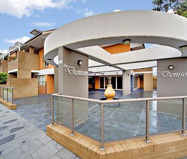 Split level loft style apartment - Photo 6