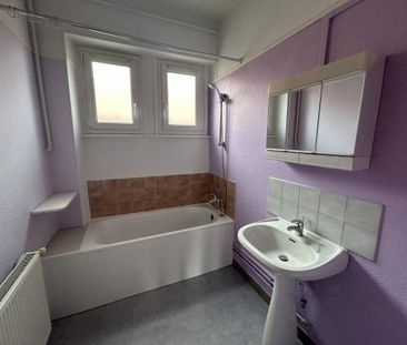 Location Appartement 2 pièces 44m² LE CREUSOT 71200 - Photo 4