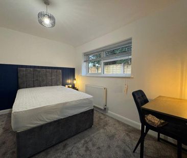 1 bedroom in a house share to rent - Photo 5