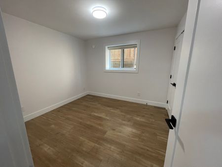 Brand New 2 Bedrooms Suite in White Rock - Photo 4