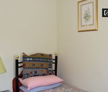 Cosy room to rent in 4-bedroom house in Terenure, Dublin - Photo 3