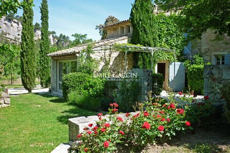 A louer, Beau Mas avec piscine au pied du Luberon - Photo 2