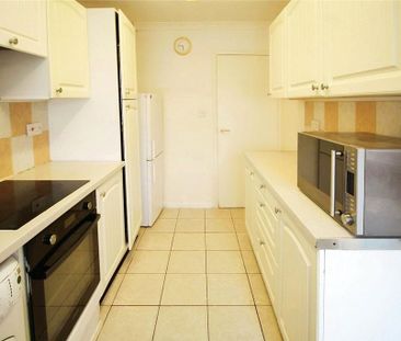 3 bedroom end of terrace house to rent - Photo 5