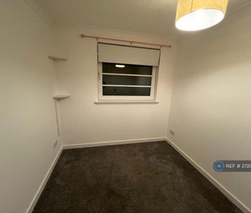 3 bedroom flat to rent - Photo 5