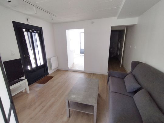 LOCATION - APPARTEMENT MEUBLE RDJ - 40.38 m2 - VILLEURBANNE Villeurbanne (69100) Le bien en vidéo - Photo 1