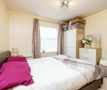 2 bedroom flat to rent - Photo 3