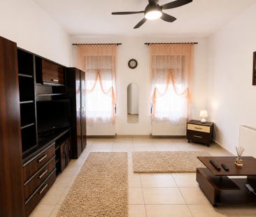 Apartament cu o cameră Traian - Photo 1
