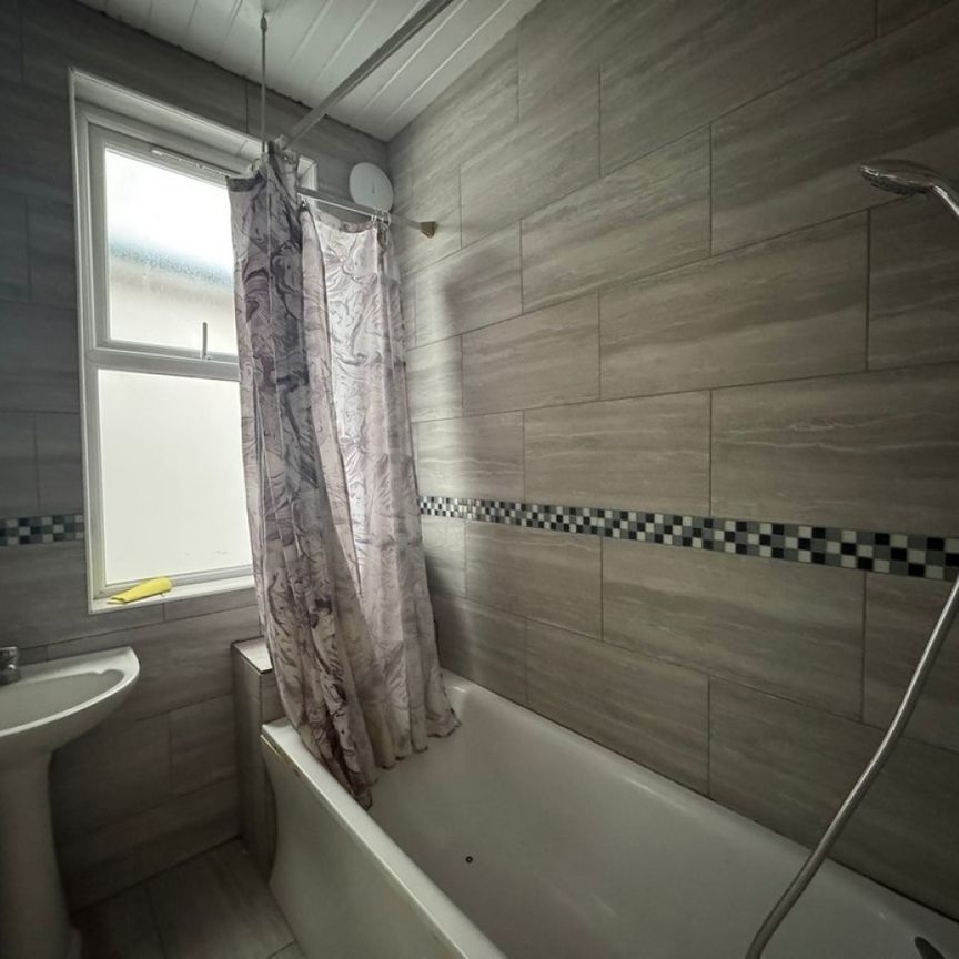 2 bed Maisonette for Rent - Photo 1