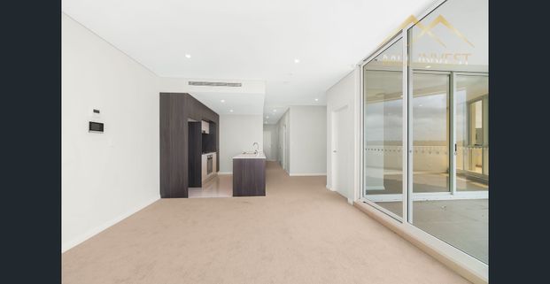 Sun-drenched 2-bed with a large terrace with floor boards (updated) - Photo 1