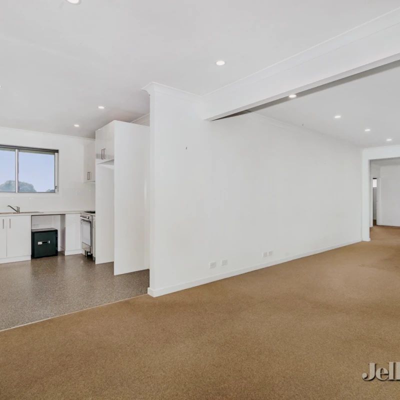 3 Bed, 1 Bath - Photo 1