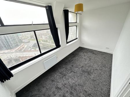 3 bedroom apartment to rent - Photo 2