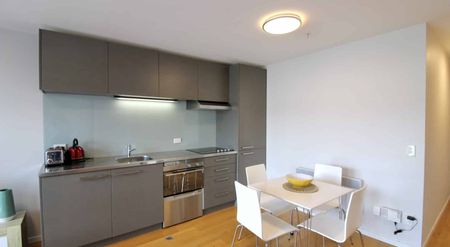 Modern 1 Bedroom Apartment - FURNISHED - Photo 4