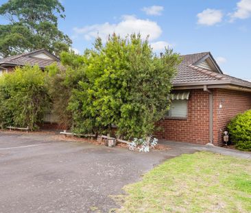 Comfortable home in ideal location. - Photo 6