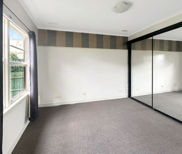 222 Yarrowee Parade, Redan - Photo 2