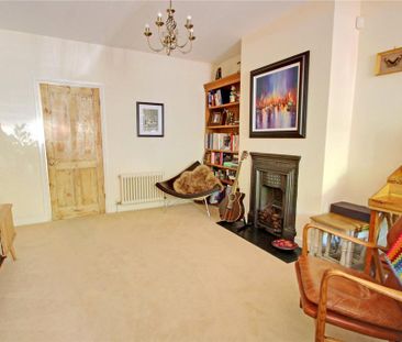 3 bedroom semi-detached house to rent - Photo 2